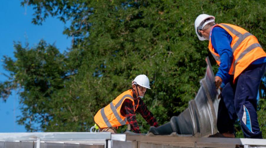 Roof maintenance in Stratford, TX